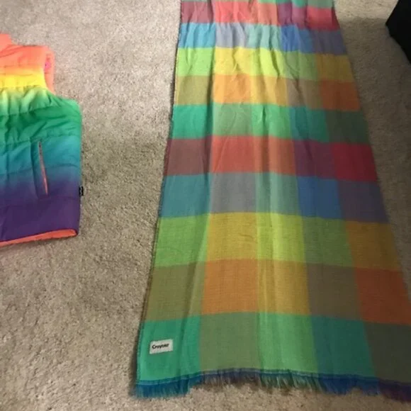 NEW Crayola Kohl's Collaboration Adult Multi-Color Plaid Blanket Scarf w/Fringe. - Picture 4 of 5